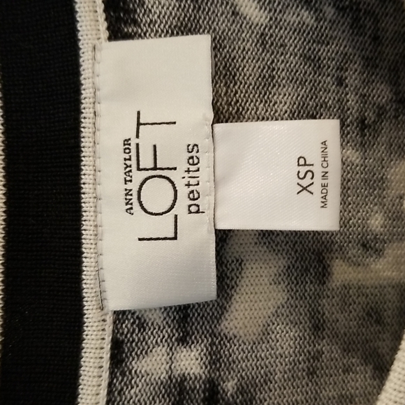 SILK cardigan LOFT black and white leaf pattern size - Picture 3 of 4